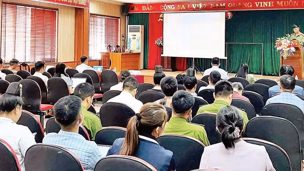 Công an tỉnh Sơn La tổ chức tập huấn, tuyên truyền cho các xã, phường về an ninh mạng.