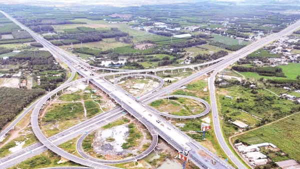 Nút giao Long Thành nối tuyến cao tốc Biên Hòa-Vũng Tàu với tuyến cao tốc Thành phố Hồ Chí Minh-Long Thành-Dầu Giây và sân bay Long Thành.