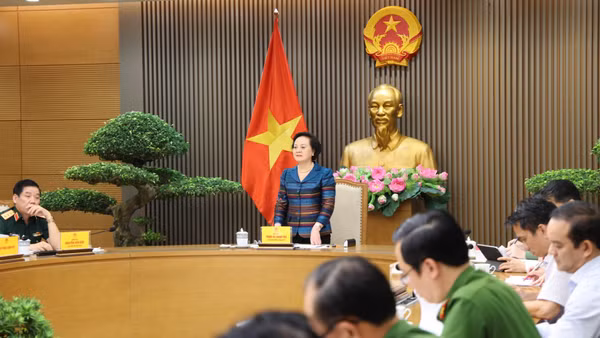 Phó Thủ tướng Phạm Thị Thanh Trà làm việc với các bộ, ngành, cơ quan về công tác giám định ADN xác định danh tính hài cốt liệt sĩ. (Ảnh: chinhphu.vn/Thu Giang)