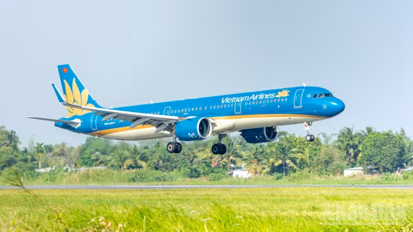 Hiện Vietnam Airlines khai thác 14 chuyến khứ hồi mỗi tuần giữa Hà Nội và Singapore, 21 chuyến giữa Thành phố Hồ Chí Minh và Singapore. (Ảnh: PHONG NGUYỄN)