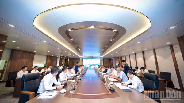 Tổng công ty Cảng Hàng không Việt Nam (ACV) tổ chức chương trình làm việc với các tổ chức tín dụng về triển khai hợp đồng cấp tín dụng cho dự án thành phần 3-Các công trình thiết yếu trong cảng hàng không, Dự án đầu tư xây dựng Cảng Hàng không quốc tế Long Thành-giai đoạn I. (Ảnh: PHAN CÔNG)