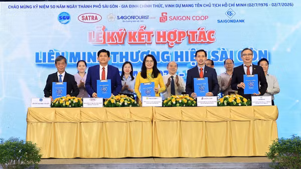 Liên minh thương hiệu Sài Gòn, trong đó có SATRA, ký kết hợp tác đồng hành cùng phát triển Thành phố Hồ Chí Minh. (Ảnh: SATRA)