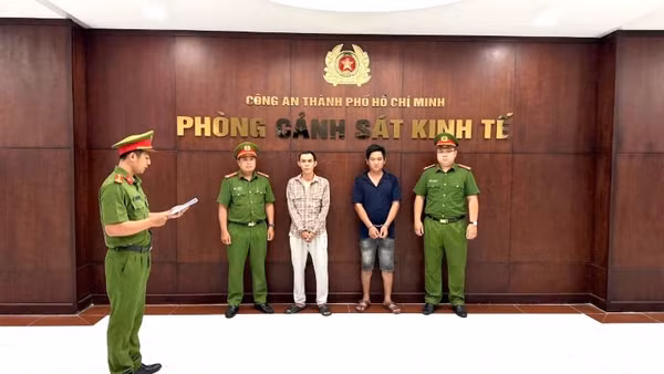 Các đối tượng tại cơ quan chức năng. (Ảnh: Công an cung cấp)