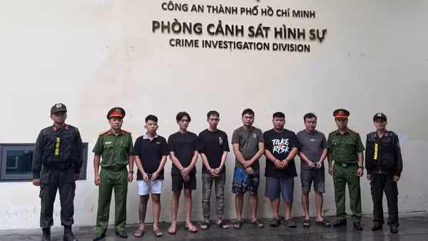Các đối tượng tại cơ quan chức năng. (Ảnh: Công an cung cấp)