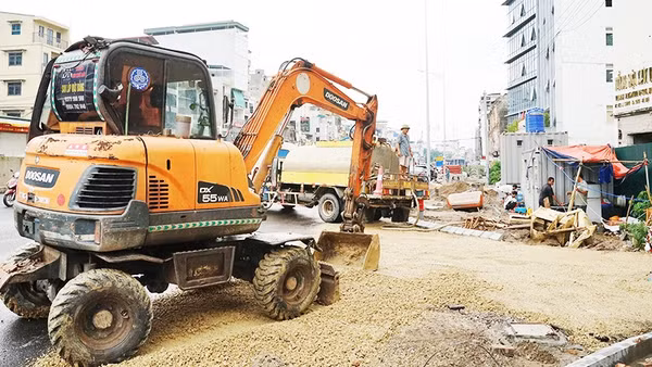 Các hướng "ngõ" ra vào khu vực đang được hoàn thiện.