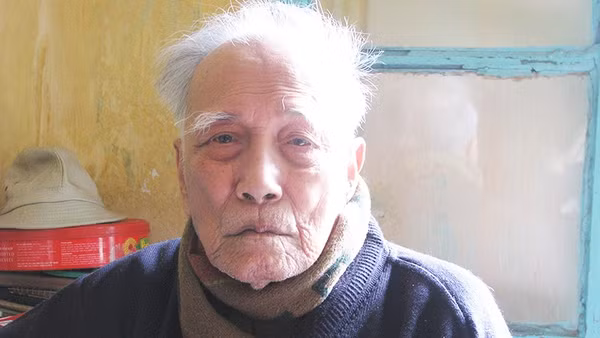 Cụ Phí Văn Bái (1914-2014).