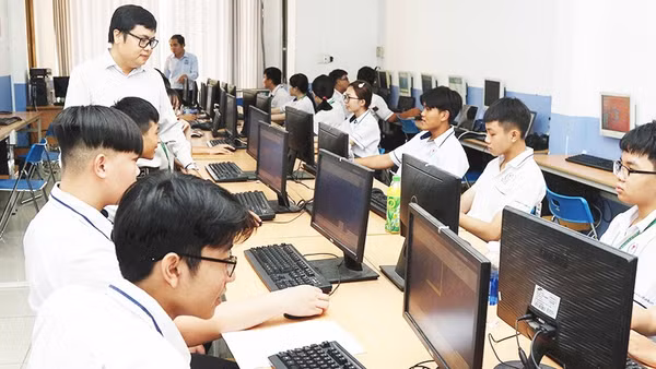 Nhiều chính sách mới nhằm nâng cao thu nhập với đội ngũ giáo viên được thực hiện từ năm học 2026-2027. 