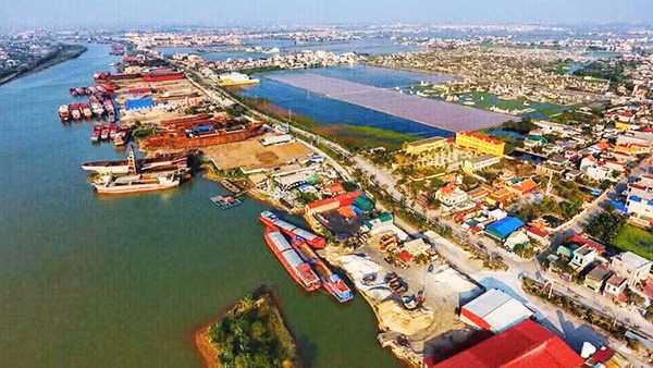 Một khúc sông Ninh Cơ nhìn từ trên cao.