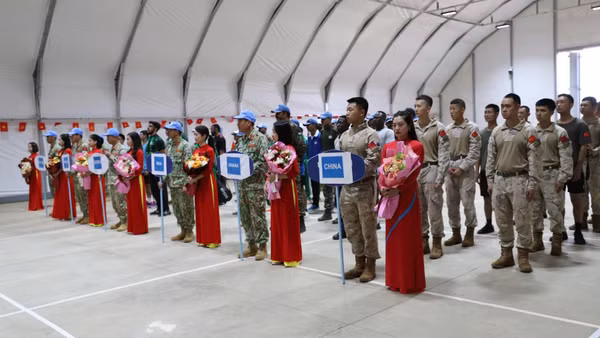 Giải cầu lông chào mừng Ngày Liên hợp quốc tại Phái bộ An ninh lâm thời Liên hợp quốc ở khu vực Abyei có sự tham gia của 8 đoàn đến từ 6 quốc gia. (Ảnh: Cục Gìn giữ hòa bình Việt Nam)
