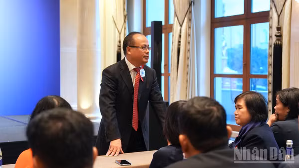 Chủ tịch Liên hiệp các Tổ chức người Việt Nam tại Liên bang Nga Đỗ Xuân Hoàng phát biểu. (Ảnh: THANH THỂ)