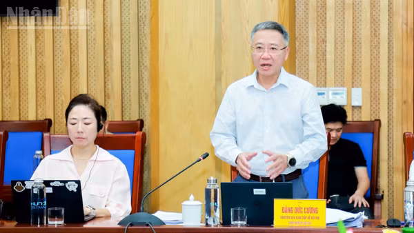 Ông Đặng Đức Cường, Chủ nhiệm dự án phát biểu tại cuộc làm việc. 