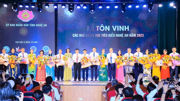 Lễ tôn vinh các nhà khoa học tiêu biểu Nghệ An năm 2023. (Ảnh tư liệu)