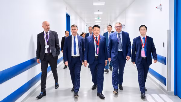Hợp tác y tế Việt Nam và Pháp: VNVC phối hợp Sanofi sản xuất ba loại vắc-xin thế hệ mới quan trọng hàng đầu 