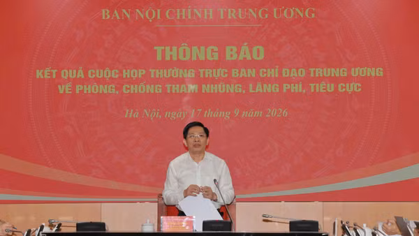 Đồng chí Đặng Văn Dũng chủ trì họp báo. (Ảnh: ĐẶNG PHƯỚC)