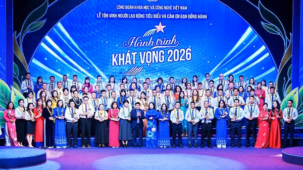 Người lao động tiêu biểu của ngành khoa học, công nghệ được vinh danh tại chương trình. Ảnh: THẾ ĐẠI