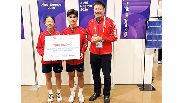 Nguyễn Hoàng Minh Tân và Trịnh Gia Nghi giành Huy chương đồng môn teqball (đây là huy chương đầu tiên của Đoàn thể thao Việt Nam tại ASIAD 2026).
