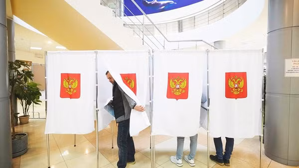 Cử tri Nga đi bỏ phiếu trong Ngày Bầu cử thống nhất. Ảnh: THE MOSCOW TIMES