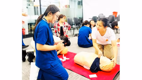 Hướng dẫn phương pháp hà hơi thổi ngạt.