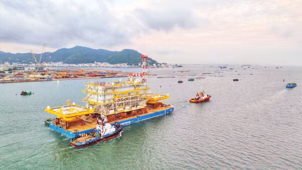 Bốn trạm biến áp ngoài khơi trên hành trình vượt biển đến châu Âu.