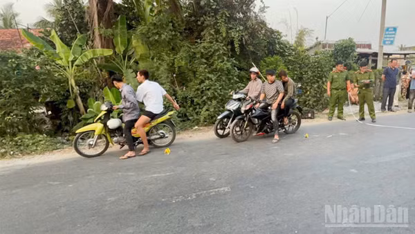 Công an tỉnh An Giang thực nghiệm dựng lại hiện trường vụ cướp.