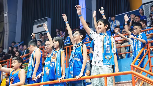 Hanoi Buffaloes và VBA cần phải nỗ lực hơn nữa để nâng tầm trải nghiệm trên sân đấu cho khán giả.