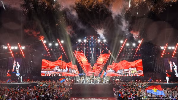 "Concert quốc gia: Tổ quốc trong tim" hướng tới xây dựng thương hiệu văn hóa-nghệ thuật có bản sắc riêng. (Ảnh: BÁO NHÂN DÂN)