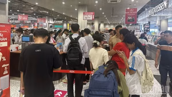 Chính thức khai trương Trung tâm Bách hóa tổng hợp Aeon Văn Giang.
