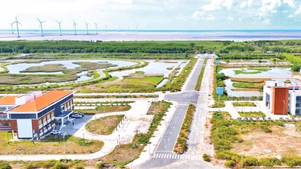 Một góc dự án Khu nông nghiệp ứng dụng công nghệ cao phát triển tôm Bạc Liêu.