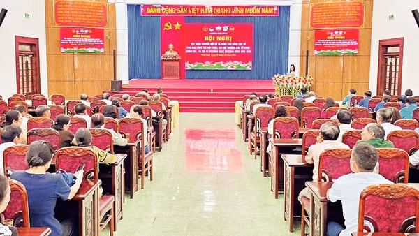 Phường Diên Hồng tổ chức Hội nghị tập huấn chuyển đổi số cho Ban Công tác Mặt trận, Chi hội trưởng các tổ chức chính trị-xã hội và Tổ công nghệ số cộng đồng năm 2026.