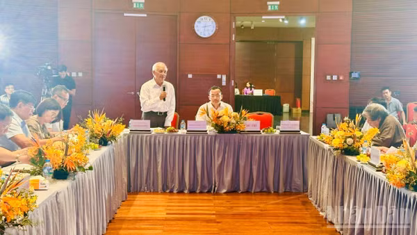 Các nhà khoa học thảo luận về Hồ sơ đề nghị UNESCO cùng kỷ niệm 850 năm ngày mất danh nhân Tô Hiến Thành (1179-2029). (Ảnh: HL)