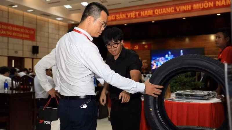 Các doanh nghiệp thuộc Hội Doanh nghiệp Nam Sài Gòn giới thiệu các sản phẩm với khách hàng tại đại hội.