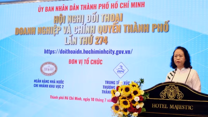 h1-ba-tran-thi-ngoc-lien-pho-giam-doc-ngan-hang-nha-nuoc-chi-nhanh-khu-vuc-2-945.jpg