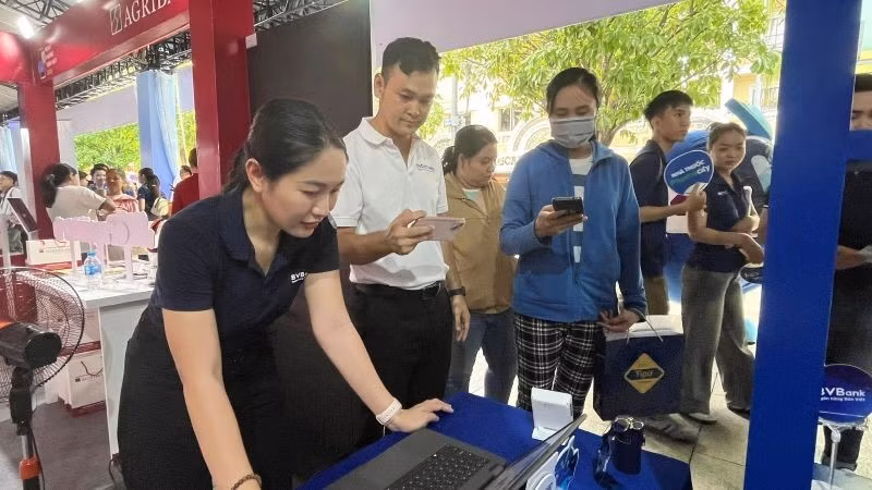 h3-ngay-ko-tien-mat.jpg