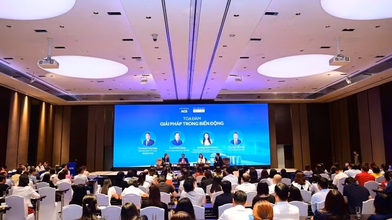 Toàn cảnh “Hội nghị ngành dệt may và chuỗi cung ứng-Giải pháp trong biến động” tổ chức tại Thành phố Hồ Chí Minh.
