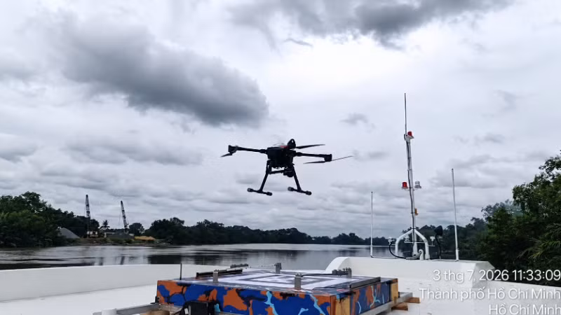 UAV của CT UAV đáp tự động không dừng trên tàu thủy đang chạy tốc độ cao.