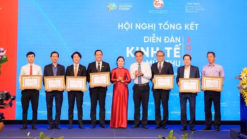 h3-nam-a-bank-dien-dan-kinh-te.jpg
