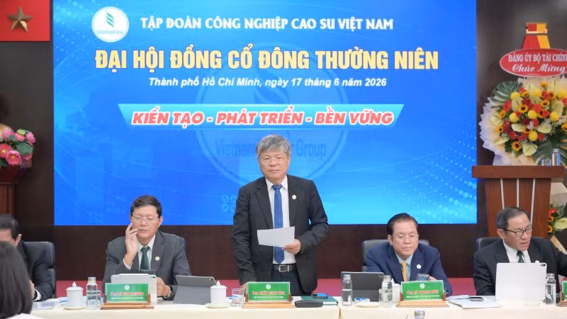 Các đại biểu chủ trì Đại hội đồng cổ đông thường niên VRG năm 2026 tại Thành phố Hồ Chí Minh.