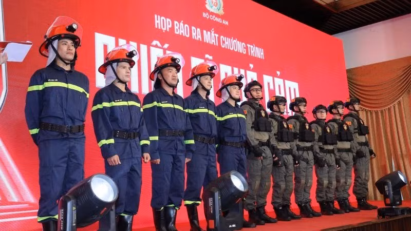 Các nghệ sĩ, diễn viên trong vai Chiến sĩ quả cảm trên VTV3.