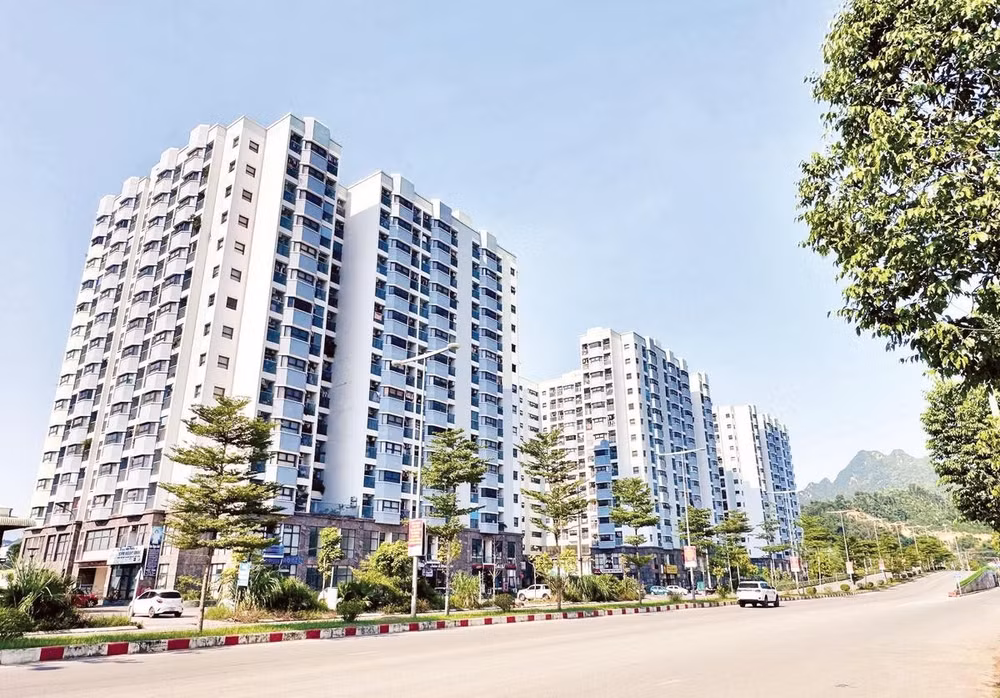 Dự án nhà ở xã hội Chung cư Sao Vàng (phường Hòa Bình) bao gồm 3 tòa nhà, giúp gần 800 hộ gia đình lao động thu nhập thấp an cư. 
