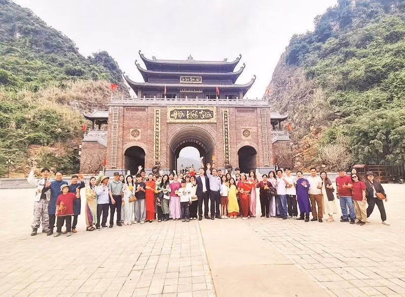 Ninh Bình là điểm đến du lịch an toàn, thân thiện và văn minh. (Ảnh MINH NGUYỄN)