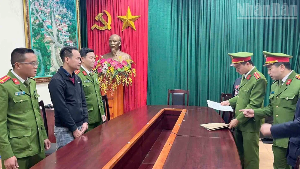 Cơ quan cảnh sát điều tra, Công an tỉnh Sơn La đã ra lệnh giữ khẩn cấp lái xe gây tai nạn trên tuyến Quốc lộ 6.