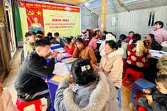 Xã Pa Tần tổ chức lớp học tiếng dân tộc Mảng theo hình thức truyền miệng cho lớp trẻ.