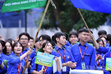 Sinh viên tình nguyện Thủ đô trong khuôn khổ Chiến dịch "Thanh niên tình nguyện hè" năm 2025.