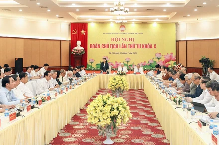 Toàn cảnh Hội nghị.