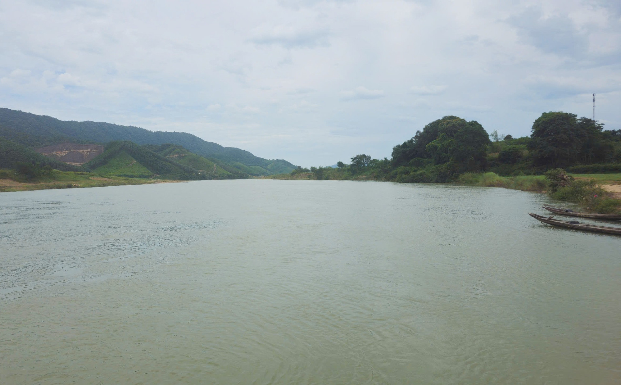 Sông Ba Lòng đoạn qua xã An toàn khu Ba Lòng. (Ảnh: Lâm Quang Huy) ong-phien-8.jpg