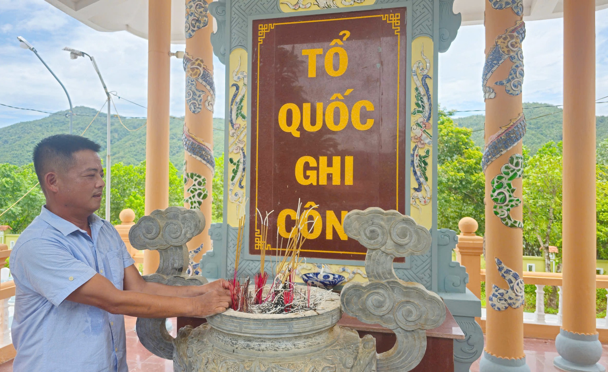 Nghĩa trang liệt sĩ xã An toàn khu Ba Lòng. (Ảnh: Lâm Quang Huy) ong-phien-9.jpg