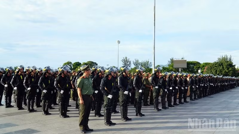 Lễ ra quân diễn ra trong không khí trang nghiêm.