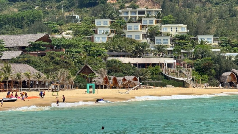 Bãi biển Kỳ Co (phường Quy Nhơn Đông, tỉnh Gia Lai) là một trong những điểm đến thu hút nhiều du khách trong và ngoài nước.
