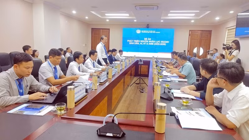 Trường đại học Quy Nhơn công bố thông tin tuyển sinh ngành công nghiệp bán dẫn, trí tuệ nhân tạo, an toàn và an ninh mạng.