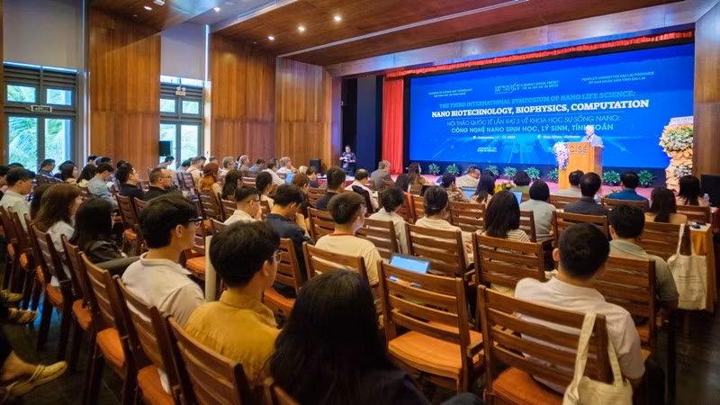 Hội thảo có sự hiện diện đông đảo các nhà khoa học trên thế giới.